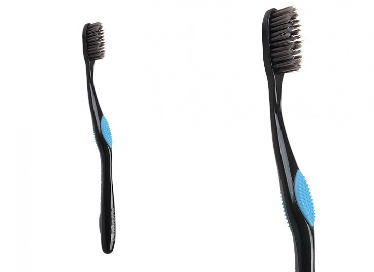 مسواک زغالی Colgate