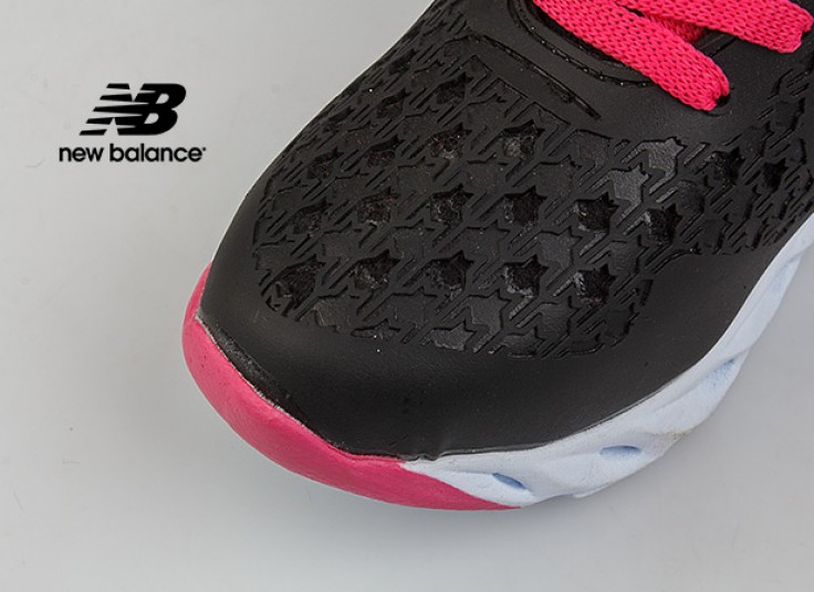 کفش ورزشی زنانه New Balance