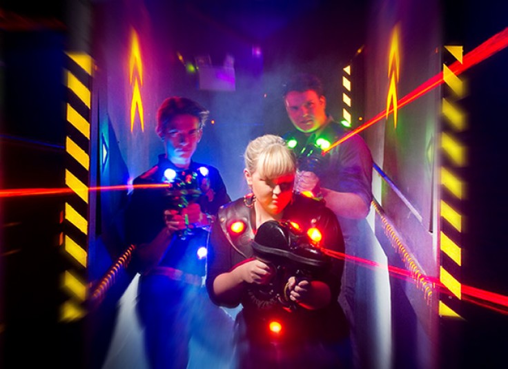 بازی لیزرتگ باشگاه پرواز