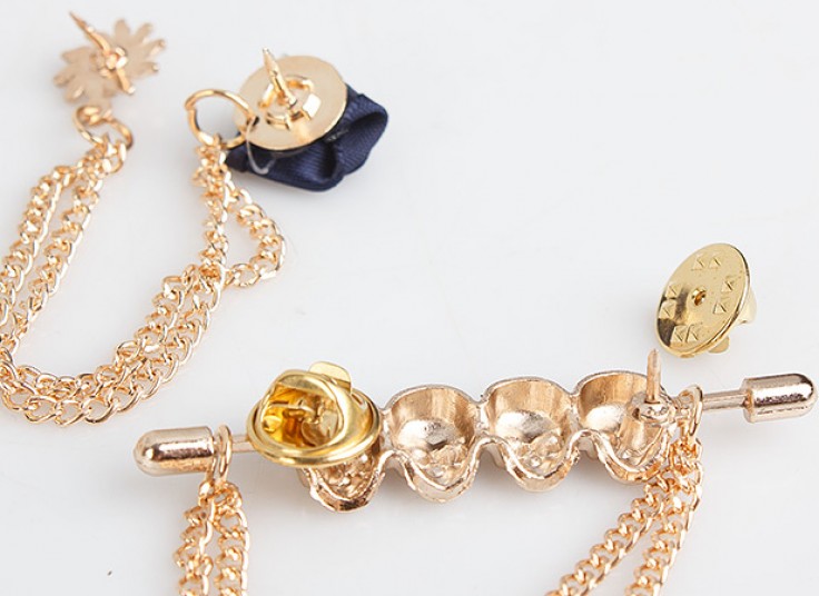 سنجاق سینه و کراوات