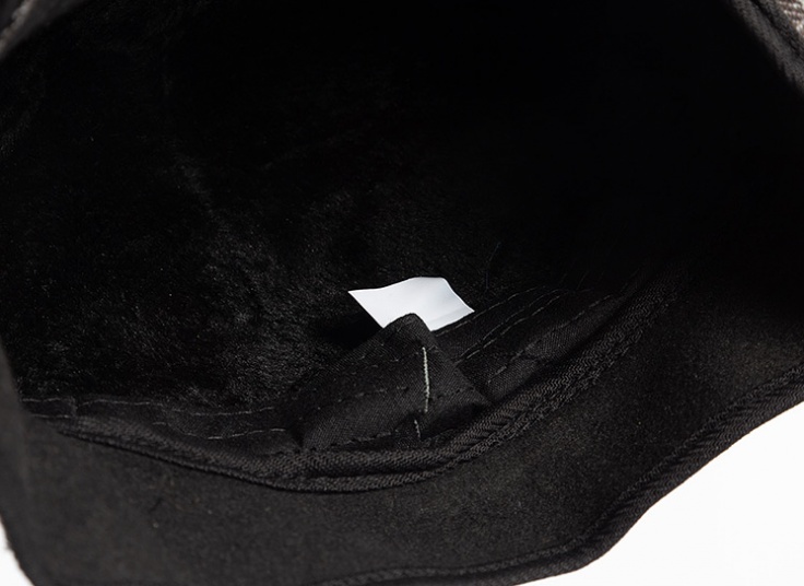 کلاه کپ دکمه دار