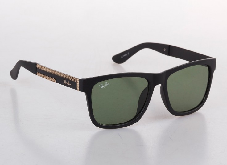 عینک آفتابی طرح RayBan