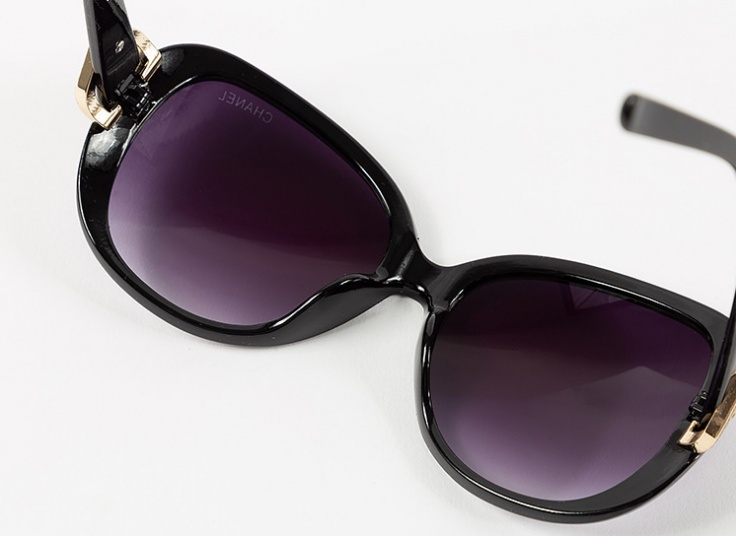 عینک زنانه طرح CHANEL