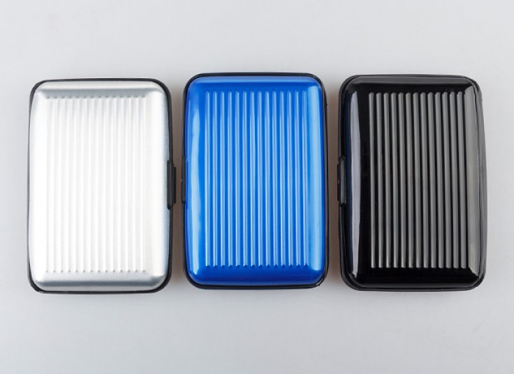 جاکارتی و کیف Security Wallet