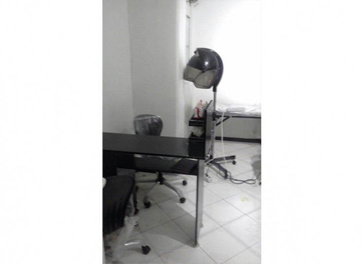 سالن زیبایی ماه پیشونی