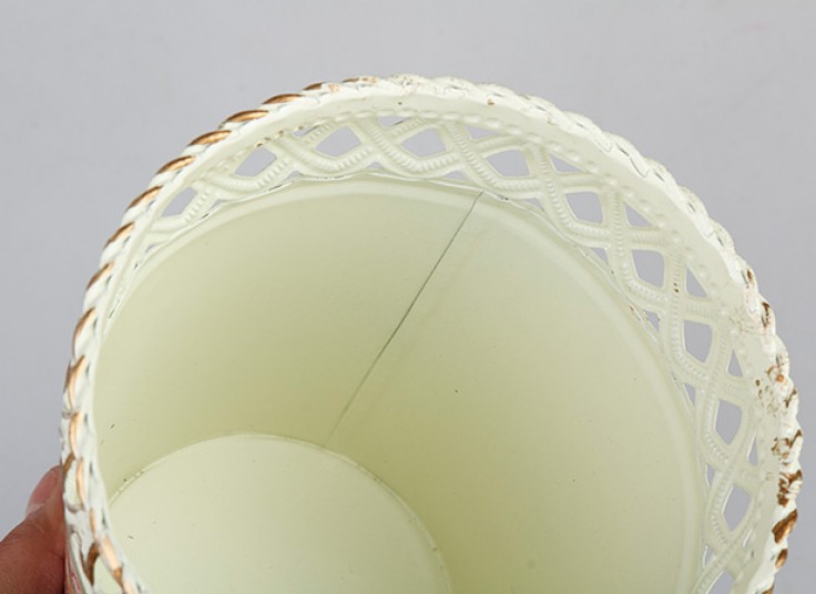 گلدان فلزی طرحدار