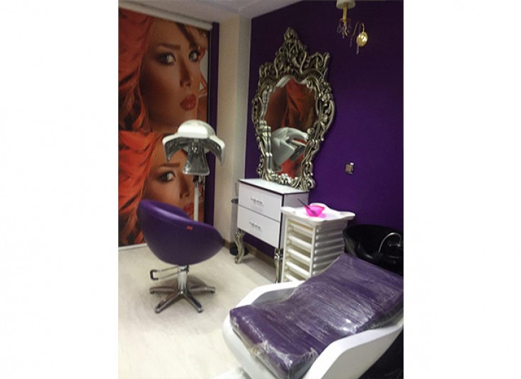 پاکسازی پوست در سالن رویای سپید