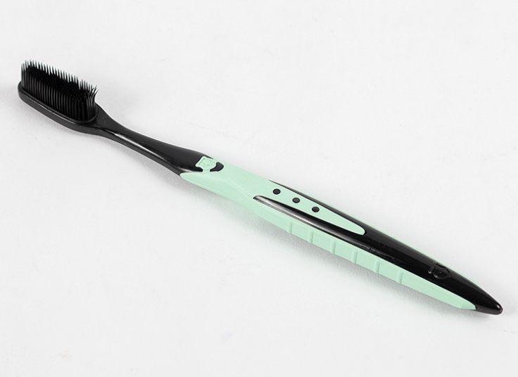 مسواک ذغالی Travel