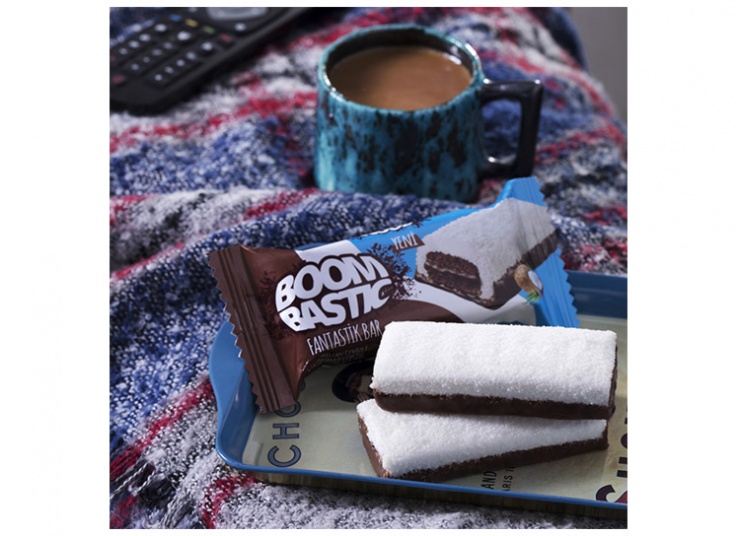 کیک شکلاتی boom bastic