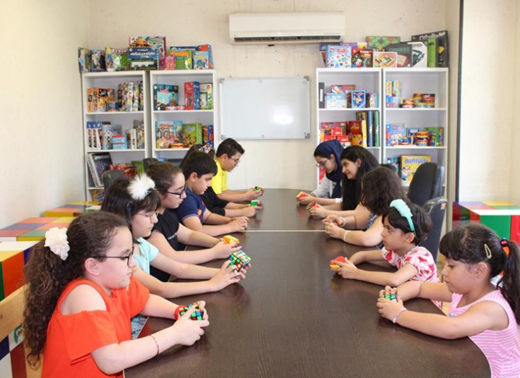 کلاس آموزش روبیک و انواع بازی های فکری