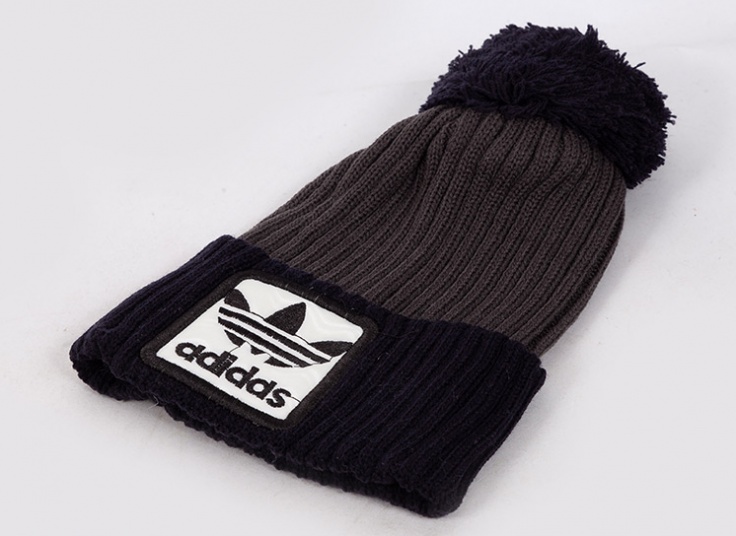 کلاه بافت طرح adidas