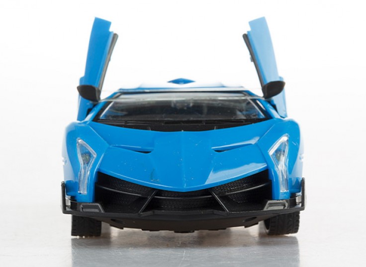 ماشین کنترلی Famous CAR