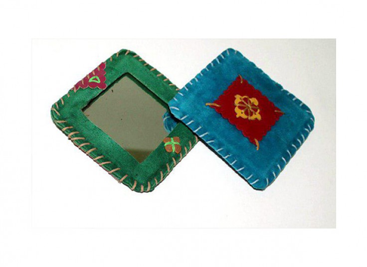 ورک شاپ ساخت آینه چرم دست دوز در هنر ماندگار پارسی