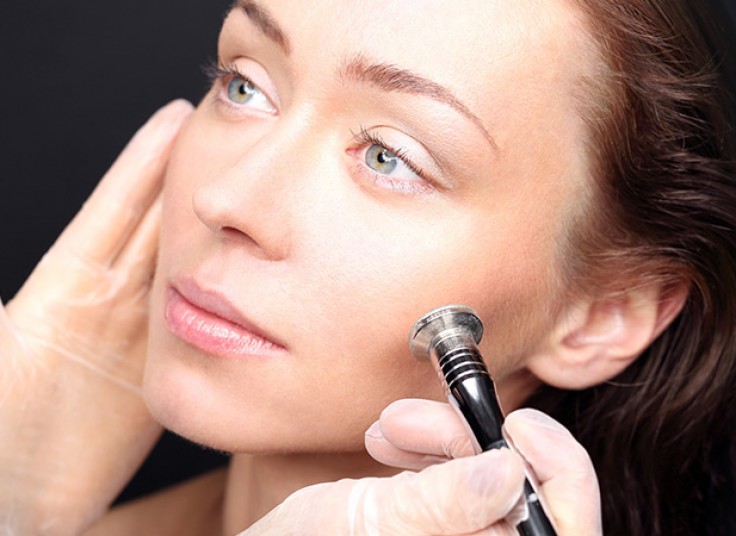 میکرودرم در مطب دکتر آخوندزاده