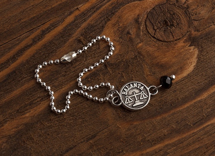 آویز ساعت ماه تولد