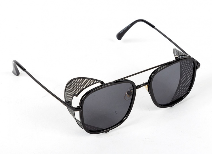 عینک آفتابی بغل توری