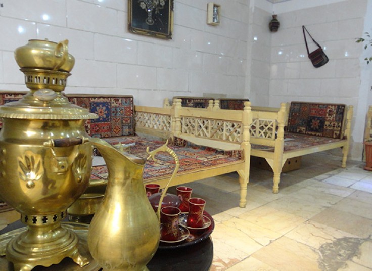 دیزی و سرویس قلیان سفره خانه شبستان