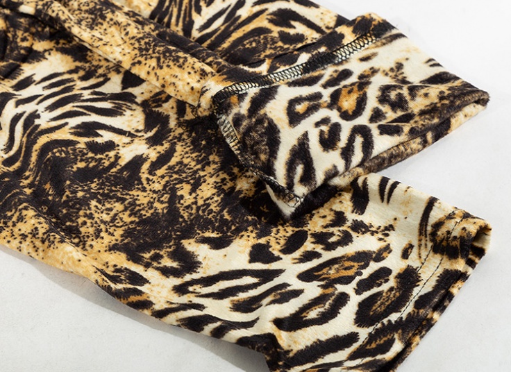 شلوار مخمل پلنگی