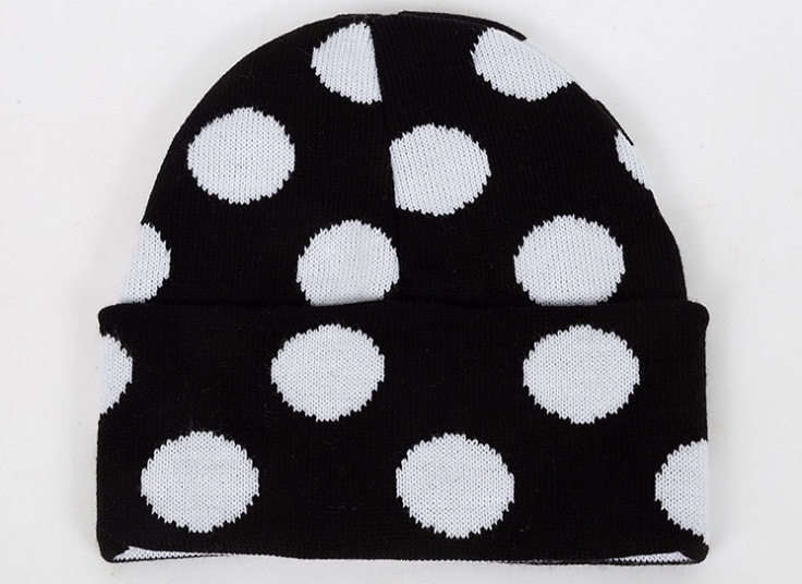 کلاه بافت طرحدار