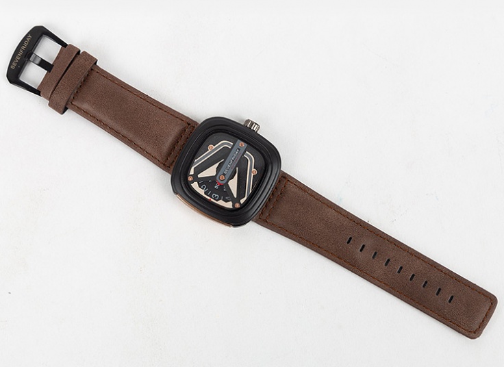 ساعت مچی SevenFriday