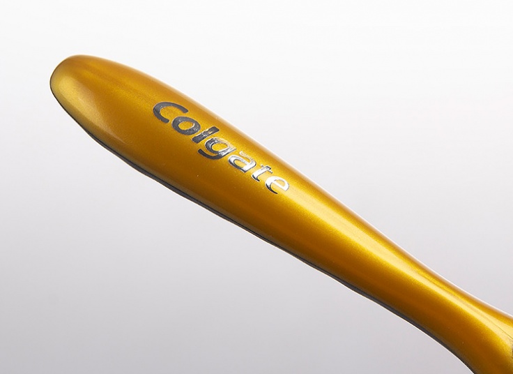 مسواک زغالی 360 Colgate