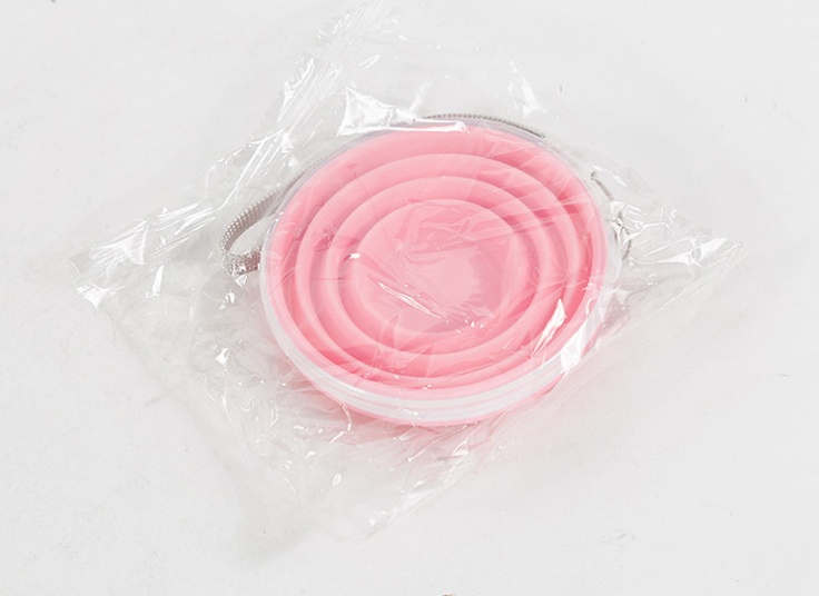 لیوان سیلیکونی درب دار