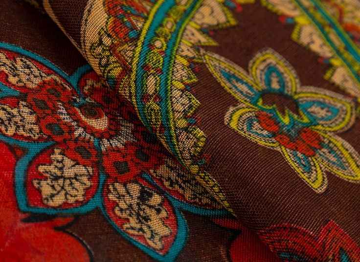 روسری نخی طرح دار زنانه