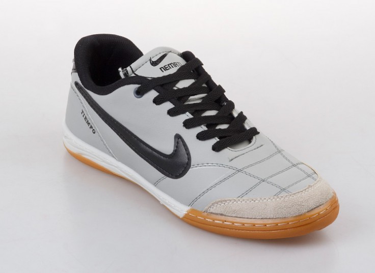 کفش فوتبالی طرح NIKE