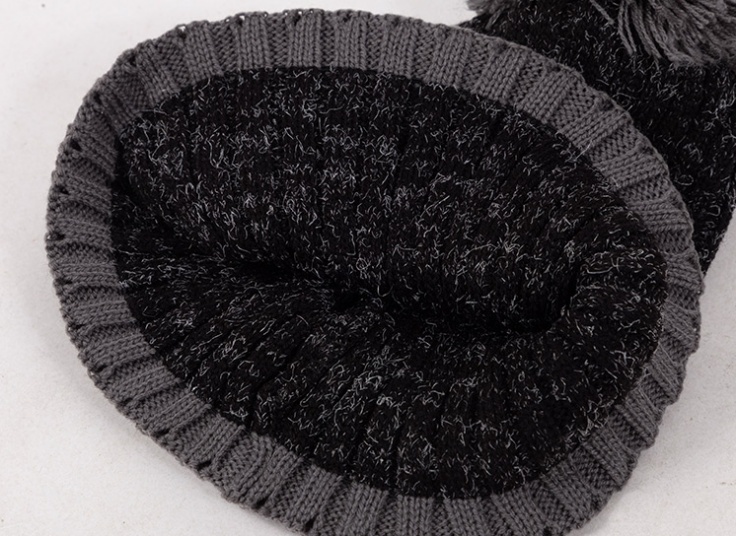 کلاه بافت طرح adidas