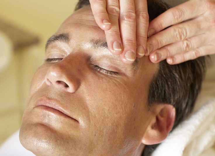 ماساژ آقایان در فستیوال