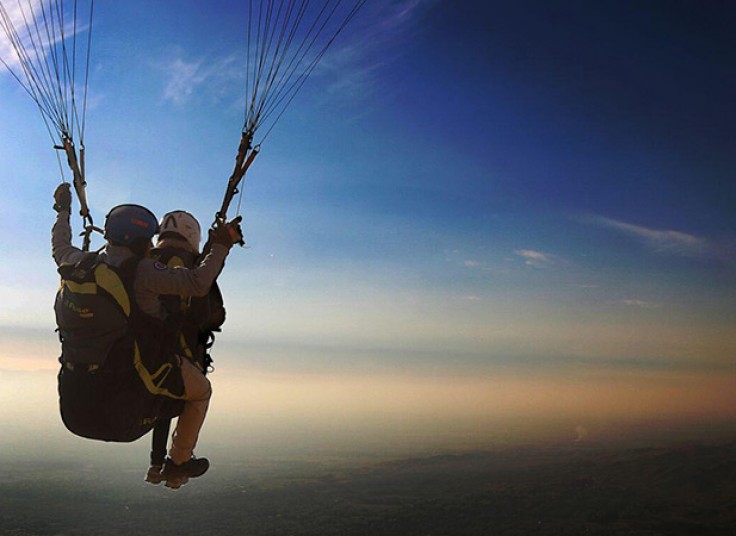 پاراگلایدر خلبان مختاری