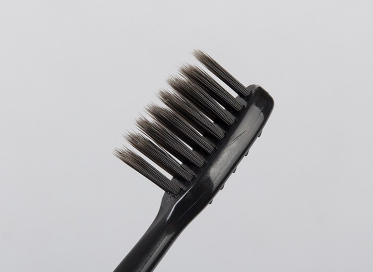 مسواک زغالی TRAVEL portable