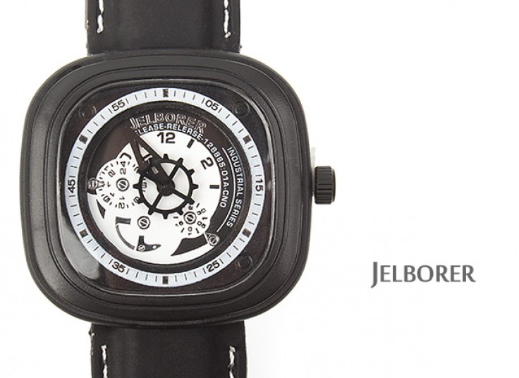 ساعت طرح SEVENFRIDAY