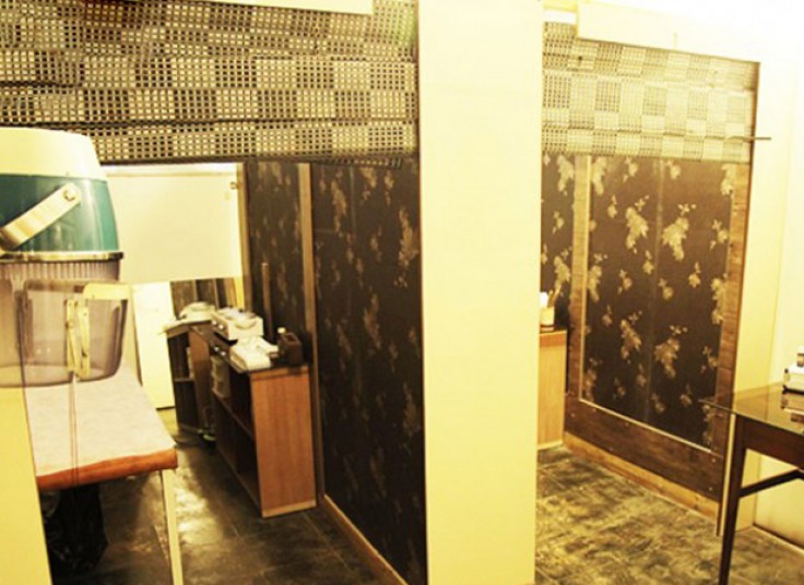 سالن زیبایی گل‌ها