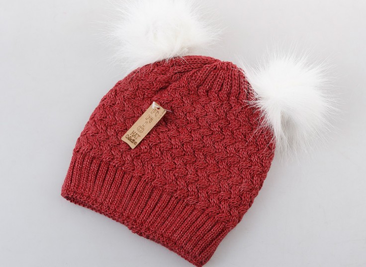 کلاه بافت Poom Poom