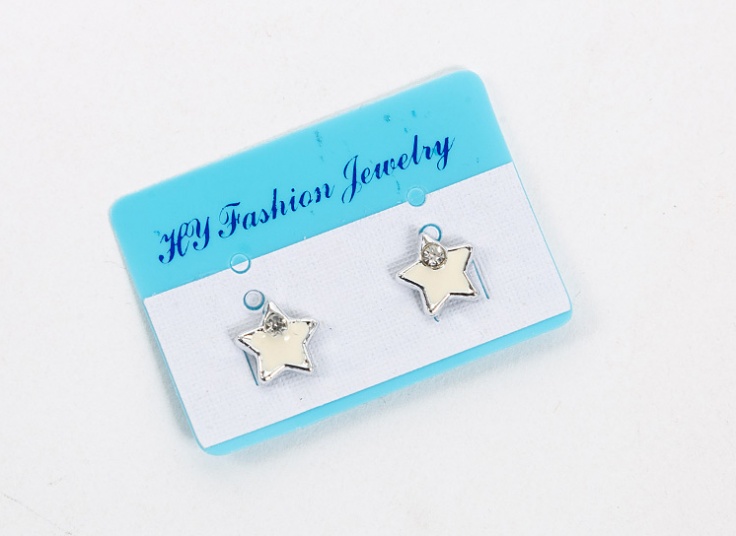 پرسینگ و گوشواره مگنتی