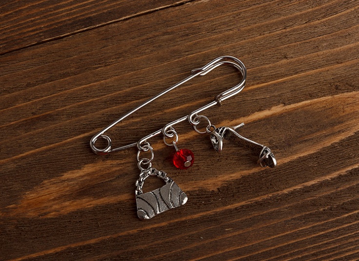 سنجاق سینه دست ساز