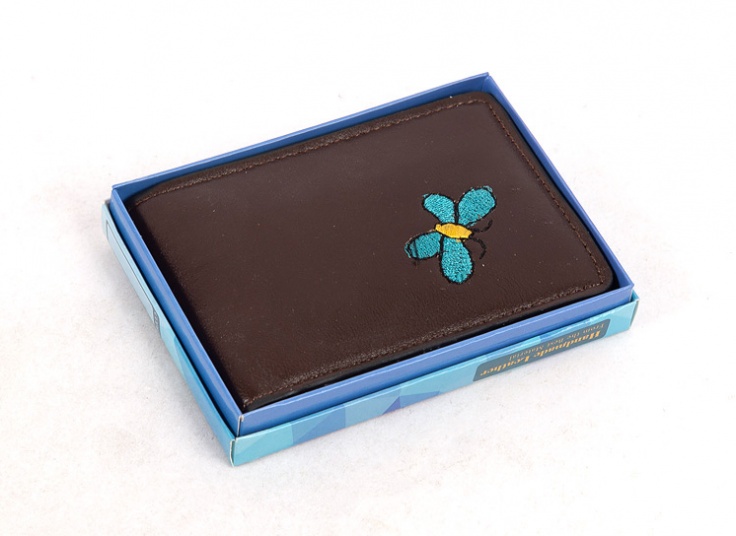 جاکارتی چرم گلدوزی‌ شده