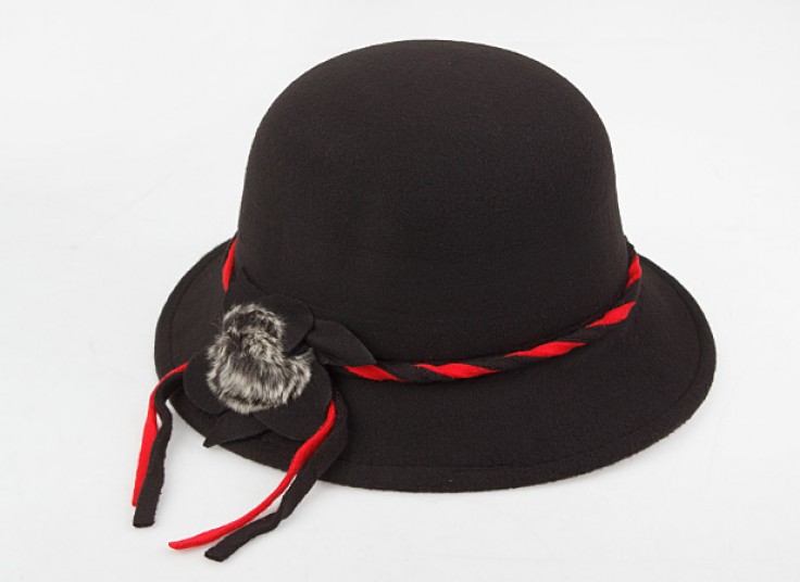 کلاه زنانه Cloche hat