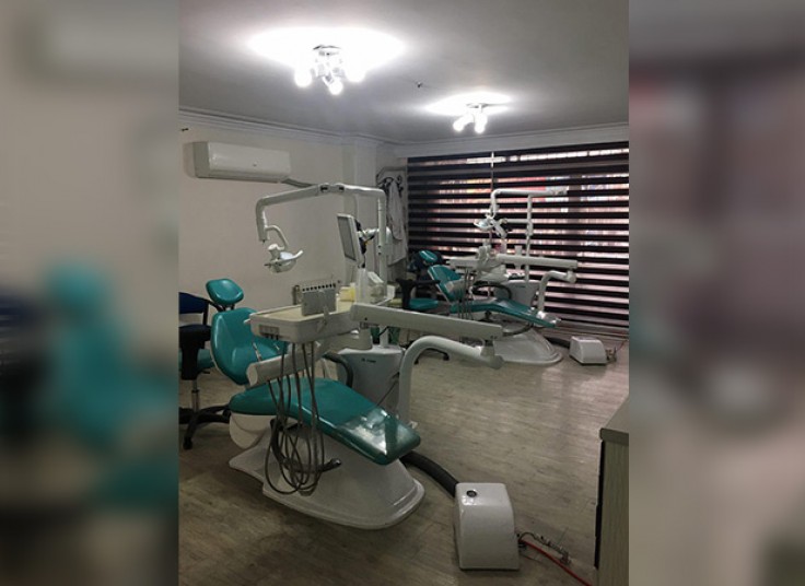 جرم گیری با بروساژ مرکز ایمپلنت سینا