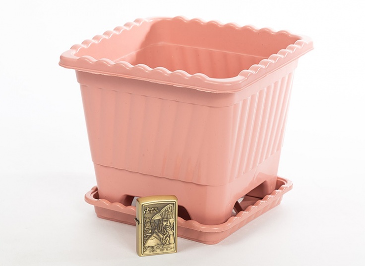 گلدان و زیر گلدانی پلاستیکی