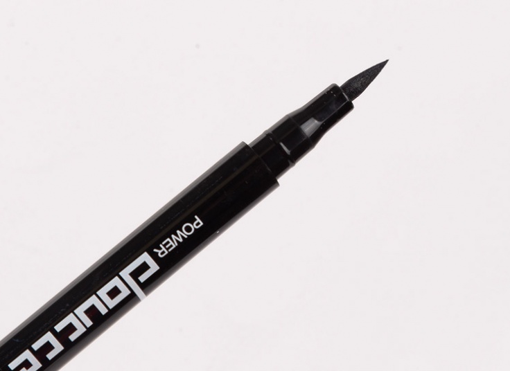 خط چشم ماژیکی رنگی Doucce