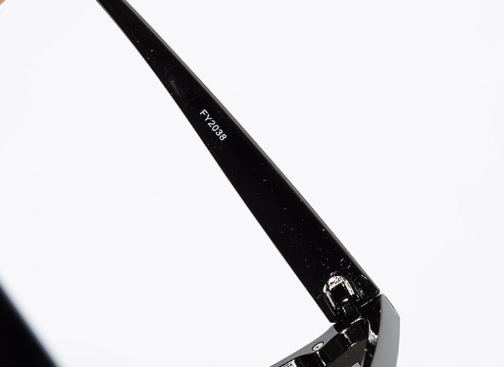 عینک آفتابی طرح YSL