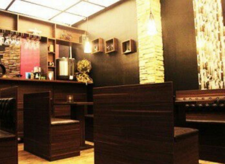 مرغ سوخاری در کافه لاوین