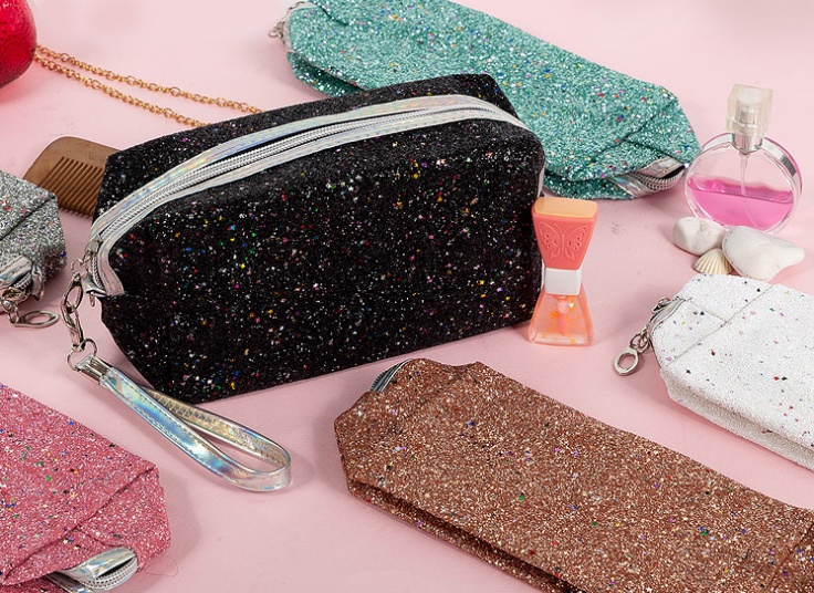 کیف لوازم آرایش اکلیلی