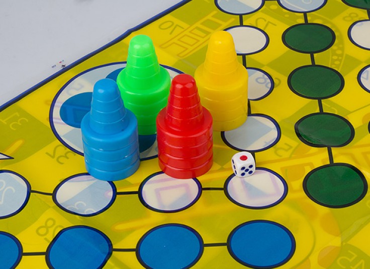 بازی منچ و مار و پله