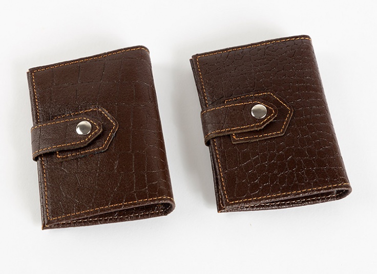 جاکارتی چرمی دکمه دار