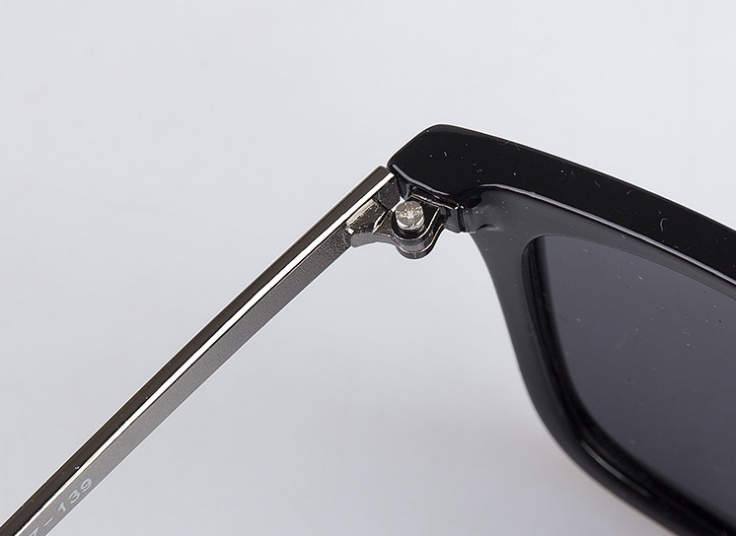 عینک آفتابی پلورایز Aedoll