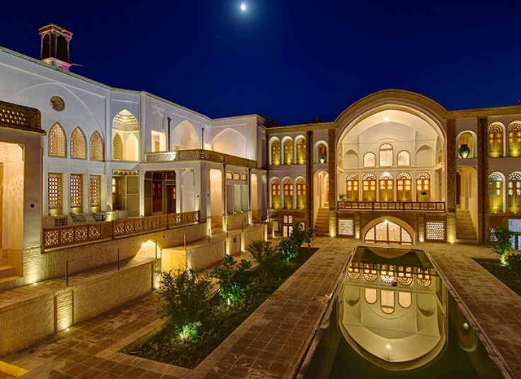 تور یک روزه گلاب گیری کاشان با آژانس مهر اندیشان