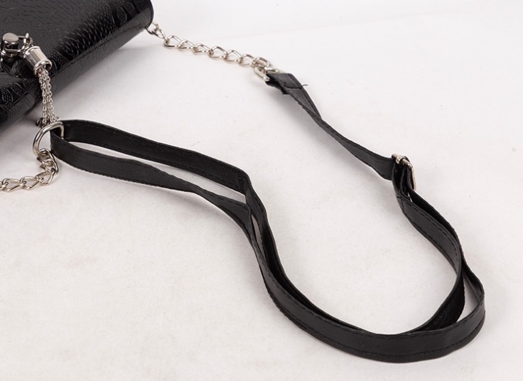 کیف پاسپورتی پرچ دار